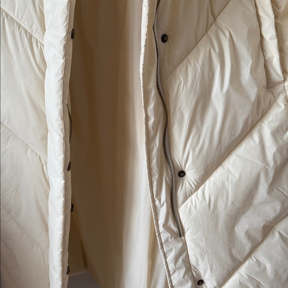 Banana Republic Off-White Puffer Jacket NWT - Picture 8 of 9